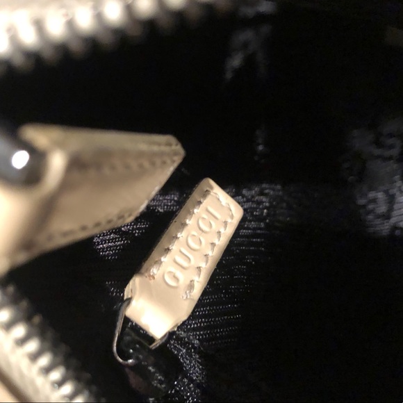 Vintage auth Gucci purse - Picture 5 of 13